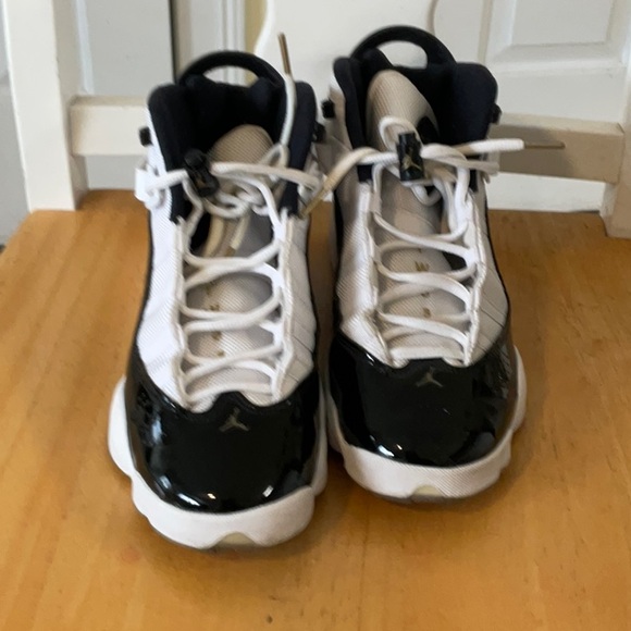 Air Jordan Sneakers - Picture 3 of 7